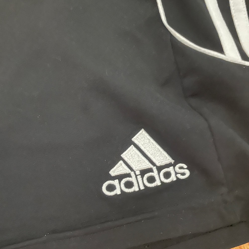 Shorts - Picture 2 of 4
